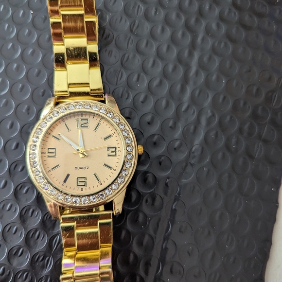 Watch - Picture 3 of 5